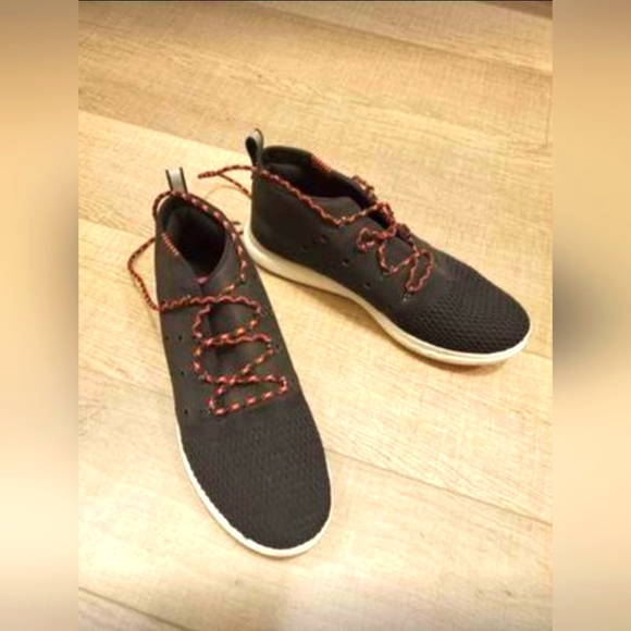 NEW Under Armour Running Shoes - Picture 1 of 1